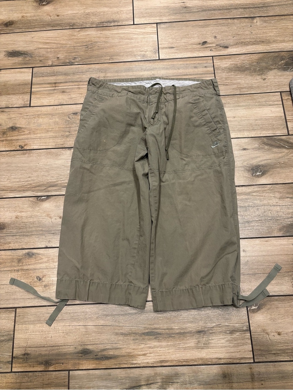 Vintage Nike Y2K Khaki Drawstring Capri Cargo Pants Womens Medium 19.5 inseam